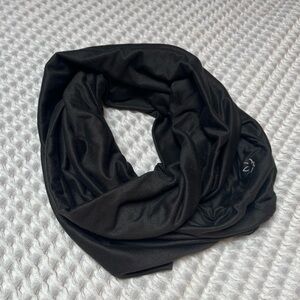 Scarf w/ Pocket Beyond Yoga